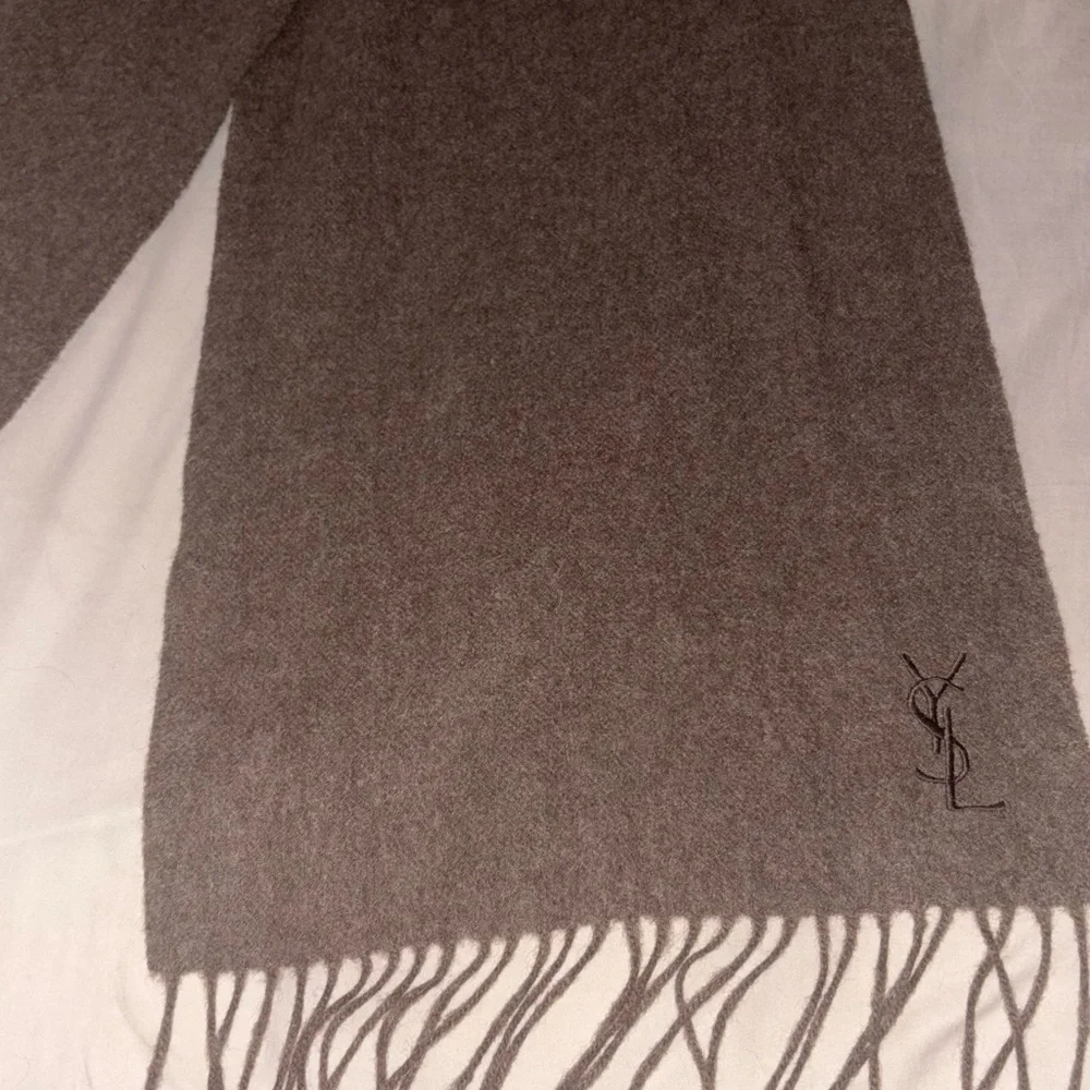 Gray Fringed Scarf - Picture 2 of 7